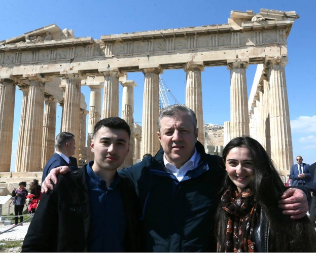 Gürcistan Başbakanı Kvirikaşvili İlk Vizesiz Seyahate Çıktı