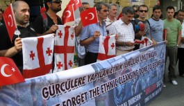 Gürcüler Rusları Taksim'de Protesto Etti