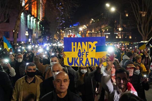 Gürcistan'da halk Ukrayna'ya Destek Vermek İçin Sokağa Çıktı 